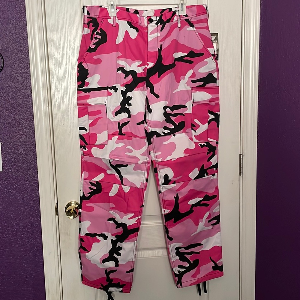 Pink/White/Black - Pink Camo - New - NEVER USED